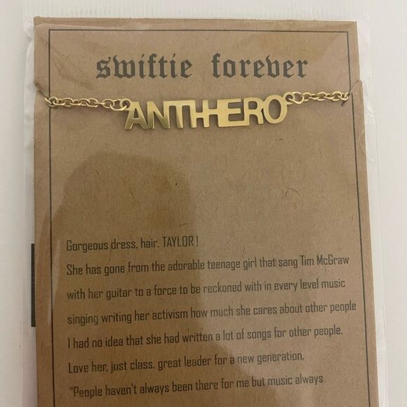 Taylor Swift necklace NWOT - Picture 3 of 4